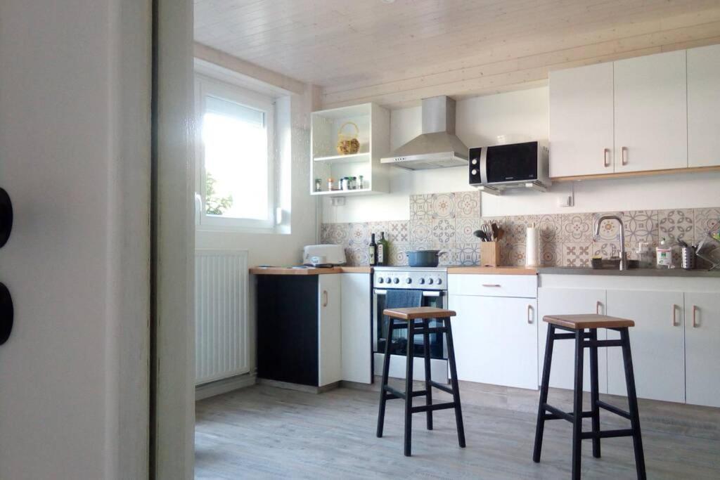 Apartment T2 Rdc, Jardin, Calme, Parking, Idealement Place